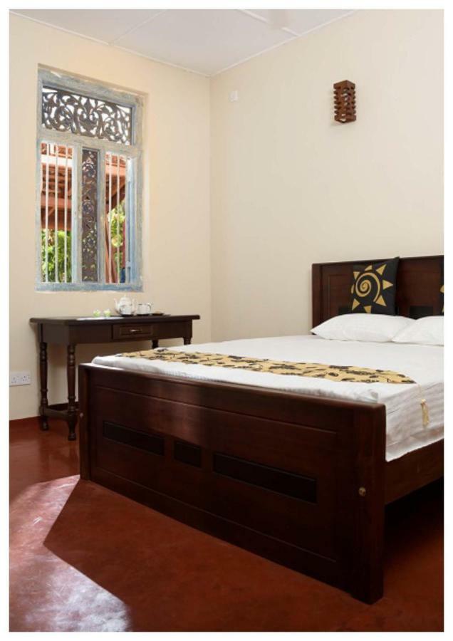 The Lavinia House Hotel Dehiwala-Mount Lavinia Екстериор снимка